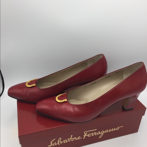 Salvatore Ferragamo Elegant Red Leather Shors